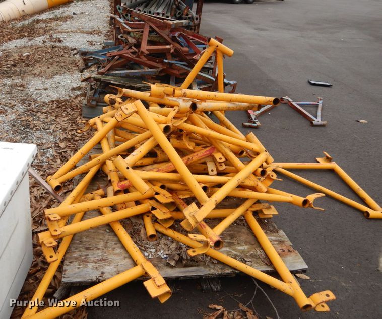 image for item GC9498 Scaffold outrigger arms