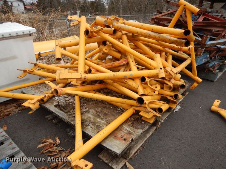 image for item GC9498 Scaffold outrigger arms