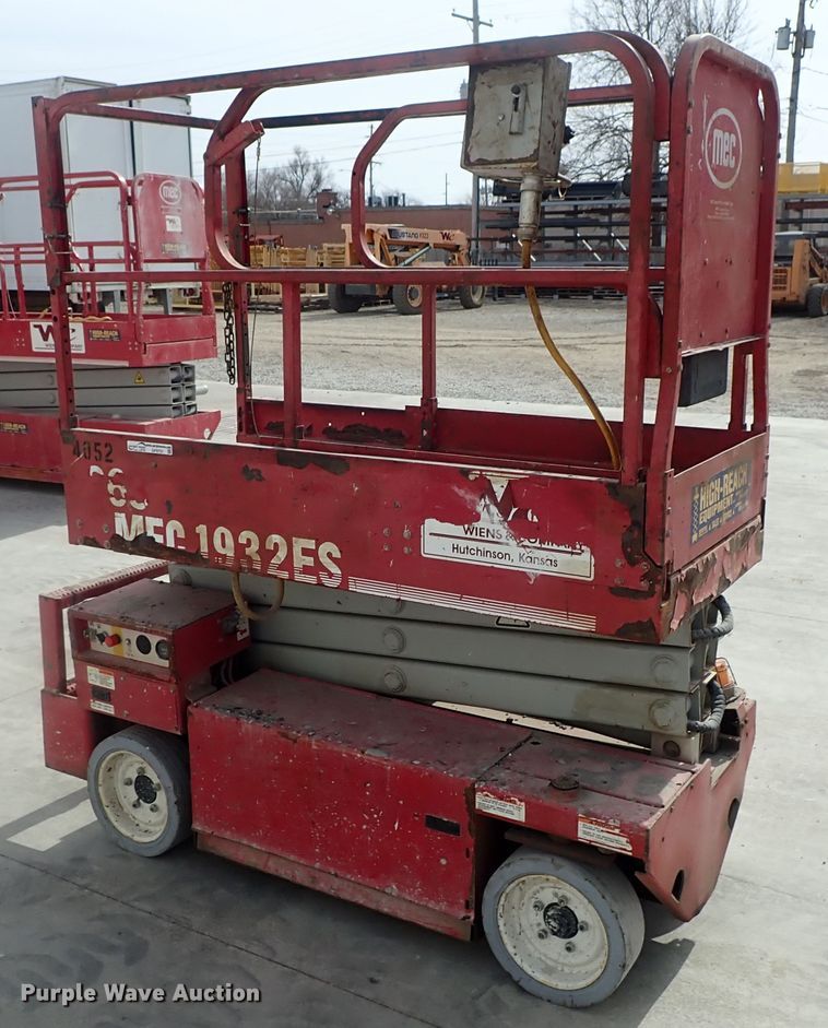 image for item GF9731 Mec 1932ES scissor lift