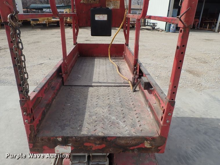image for item GF9731 Mec 1932ES scissor lift