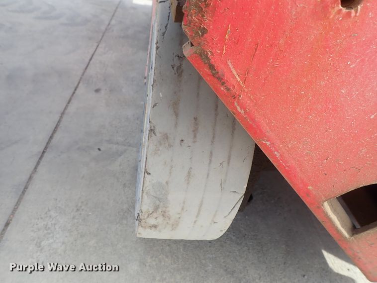 image for item GF9731 Mec 1932ES scissor lift