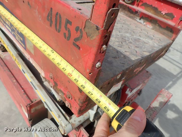 Mec 1932ES scissor lift in Hutchinson, KS | Item GF9731 sold | Purple Wave