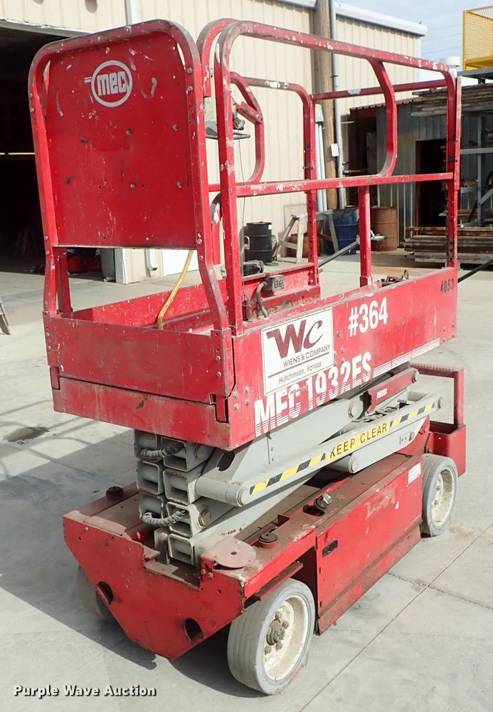 image for item GF9732 Mec 1932ES scissor lift
