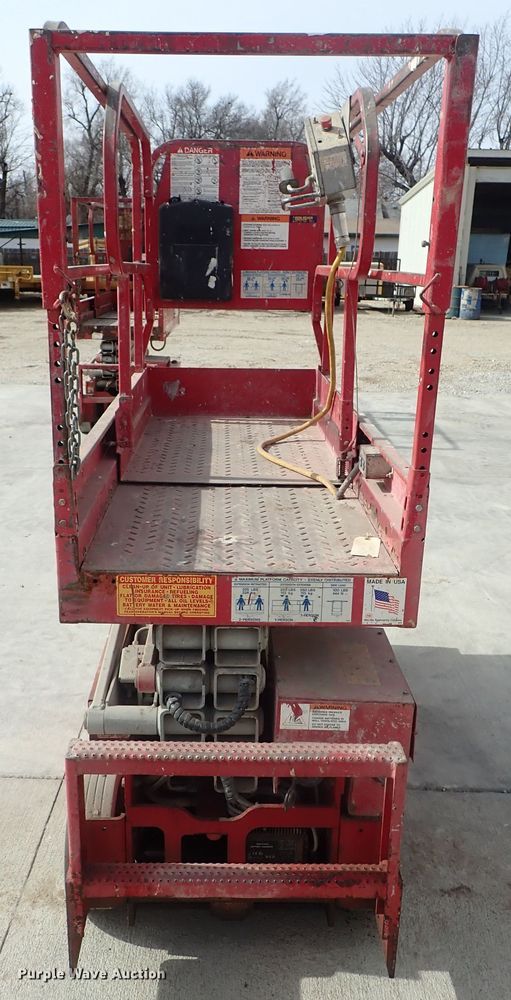 image for item GF9732 Mec 1932ES scissor lift