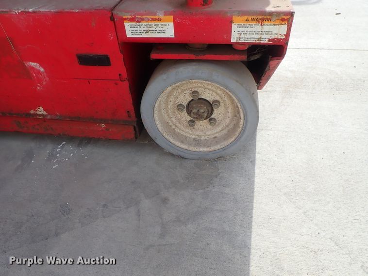 image for item GF9732 Mec 1932ES scissor lift