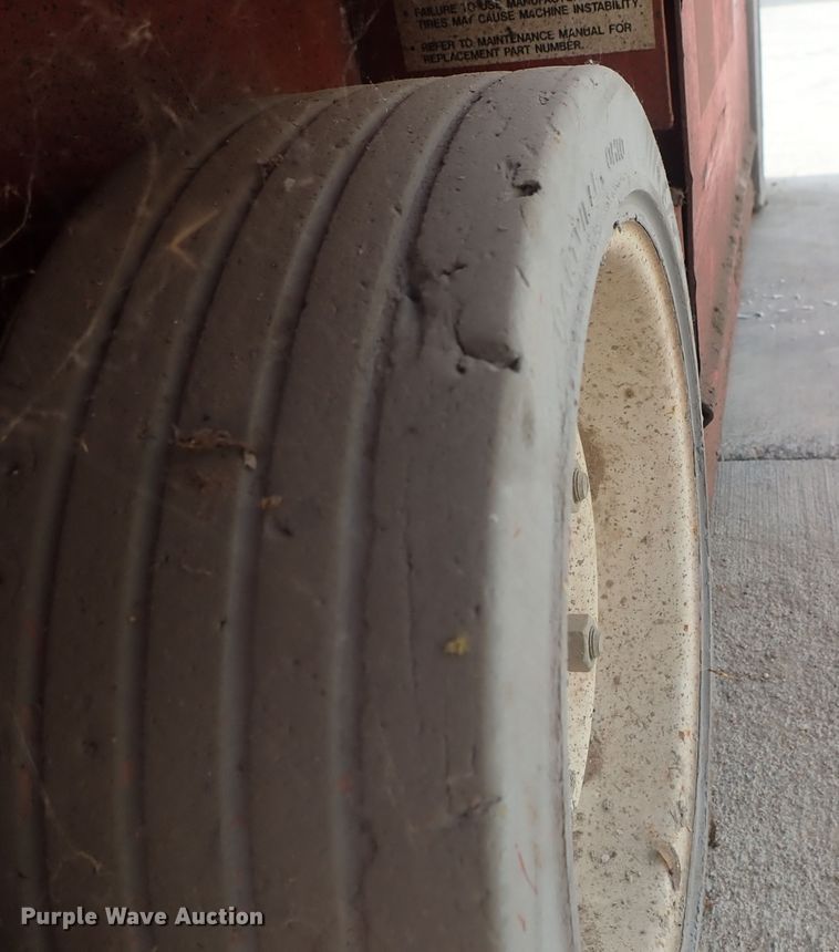 image for item GF9732 Mec 1932ES scissor lift