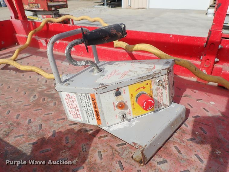 image for item GF9733 Mec 2633ES scissor lift