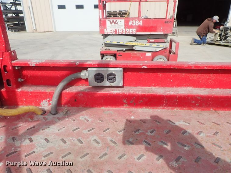 image for item GF9733 Mec 2633ES scissor lift