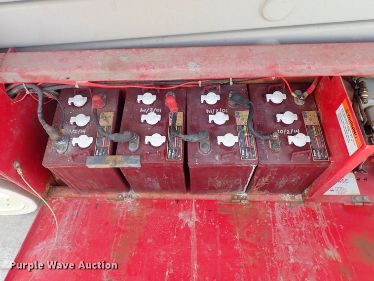 image for item GF9733 Mec 2633ES scissor lift