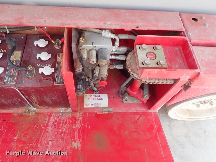 image for item GF9733 Mec 2633ES scissor lift