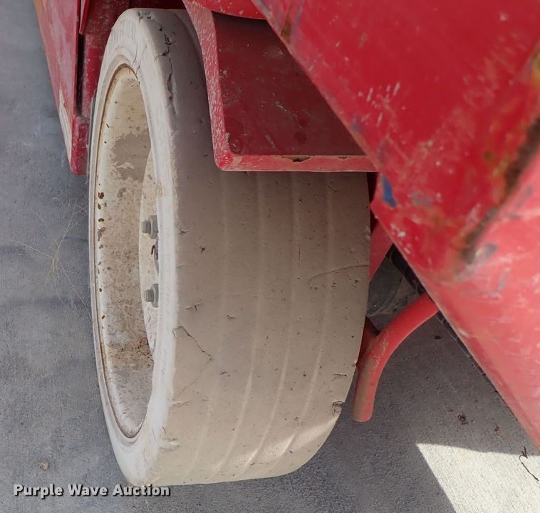 image for item GF9733 Mec 2633ES scissor lift