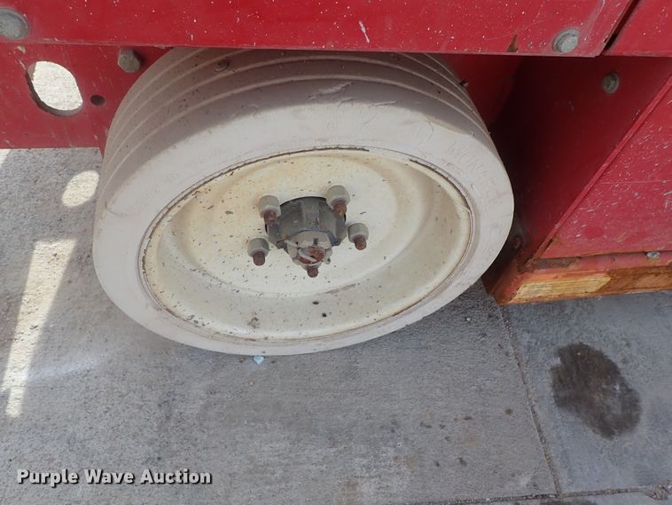 image for item GF9733 Mec 2633ES scissor lift