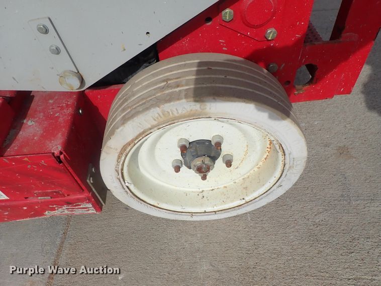 image for item GF9733 Mec 2633ES scissor lift