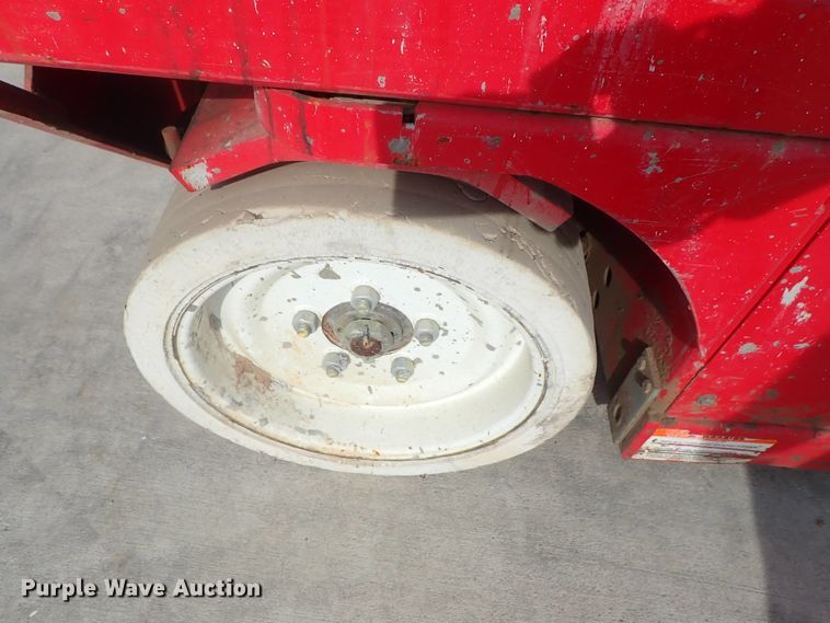 image for item GF9733 Mec 2633ES scissor lift