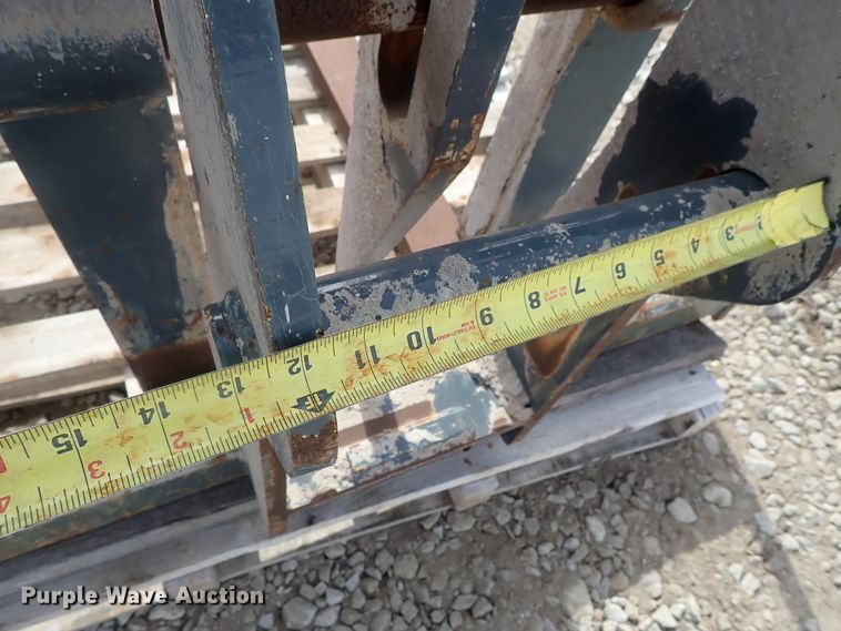 image for item GF9735 Gehl Mustang telehandler carriage