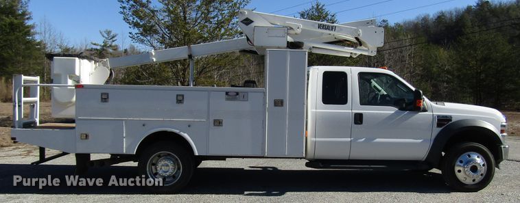 image for item GH9001 2009 Ford F550 Super Duty XLT bucket truck