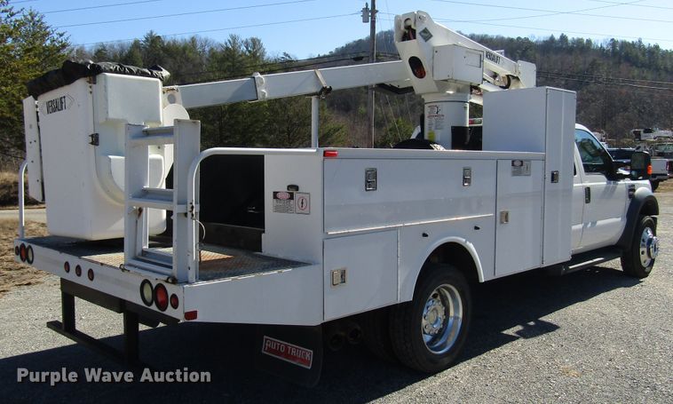 image for item GH9001 2009 Ford F550 Super Duty XLT bucket truck
