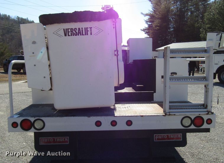 image for item GH9001 2009 Ford F550 Super Duty XLT bucket truck