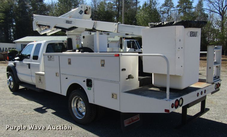image for item GH9001 2009 Ford F550 Super Duty XLT bucket truck