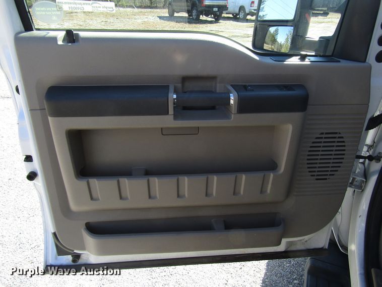 image for item GH9001 2009 Ford F550 Super Duty XLT bucket truck