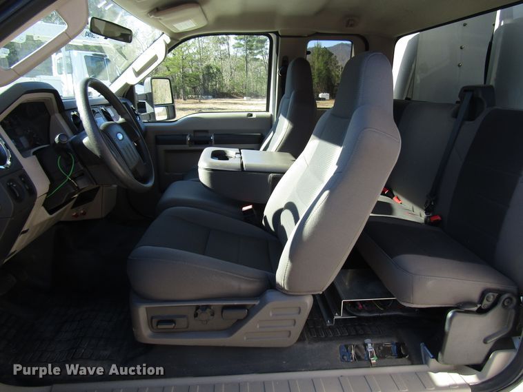 image for item GH9001 2009 Ford F550 Super Duty XLT bucket truck