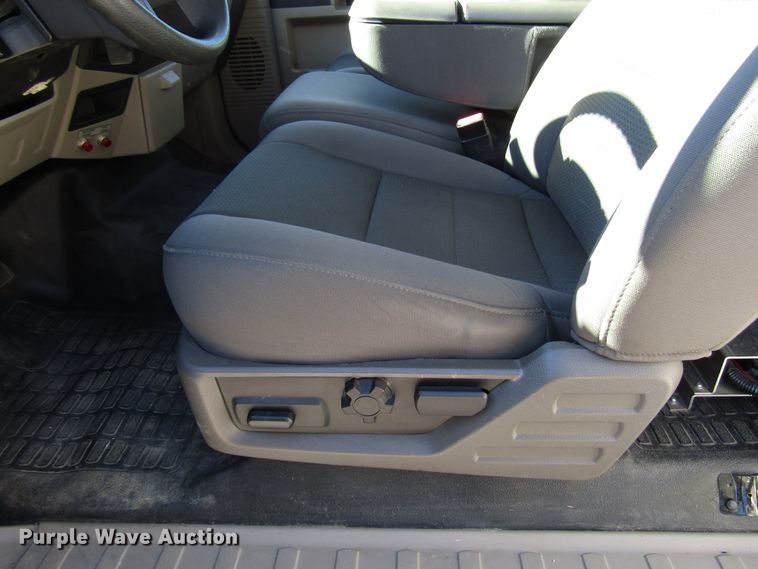 image for item GH9001 2009 Ford F550 Super Duty XLT bucket truck