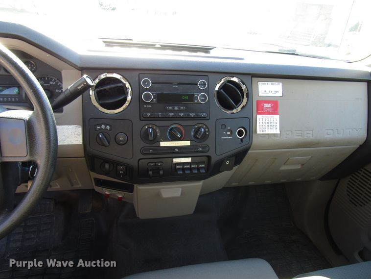 image for item GH9001 2009 Ford F550 Super Duty XLT bucket truck