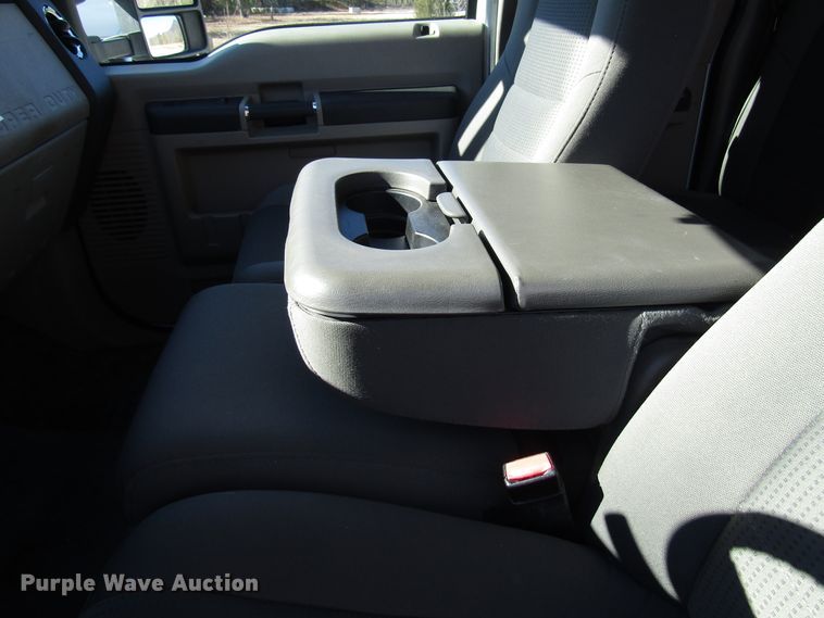 image for item GH9001 2009 Ford F550 Super Duty XLT bucket truck