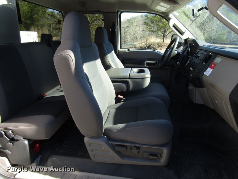 image for item GH9001 2009 Ford F550 Super Duty XLT bucket truck