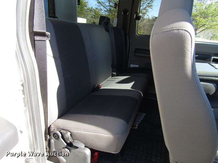 image for item GH9001 2009 Ford F550 Super Duty XLT bucket truck