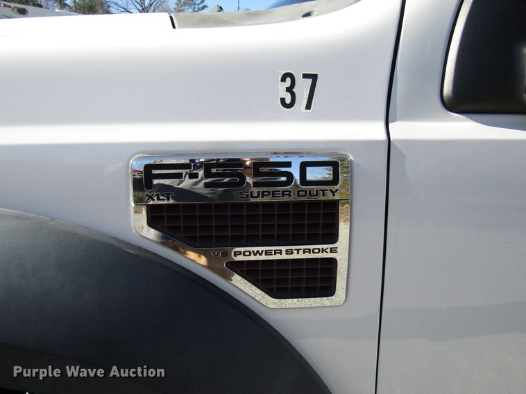 image for item GH9001 2009 Ford F550 Super Duty XLT bucket truck