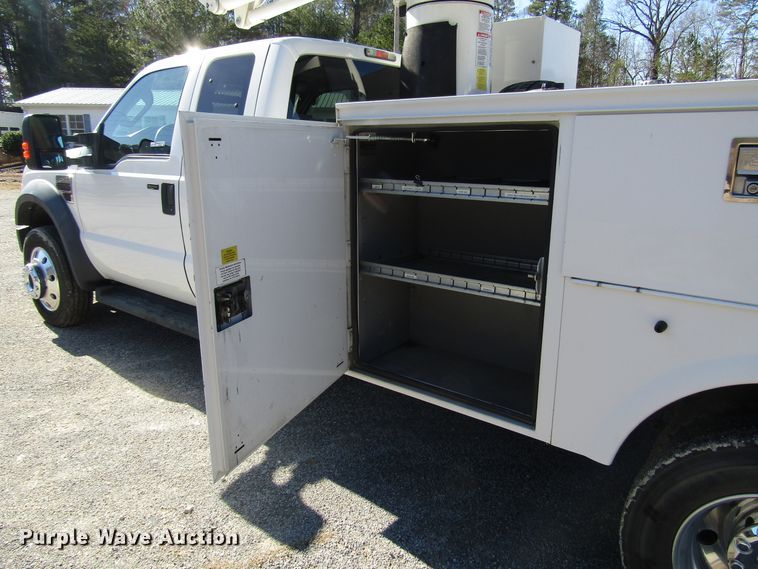 image for item GH9001 2009 Ford F550 Super Duty XLT bucket truck