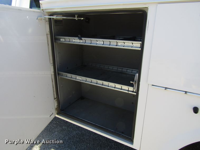 image for item GH9001 2009 Ford F550 Super Duty XLT bucket truck