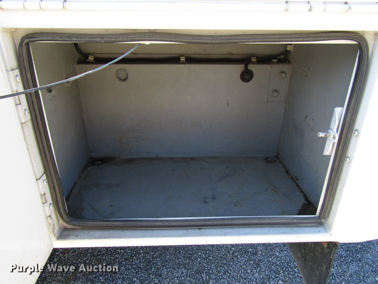 image for item GH9001 2009 Ford F550 Super Duty XLT bucket truck