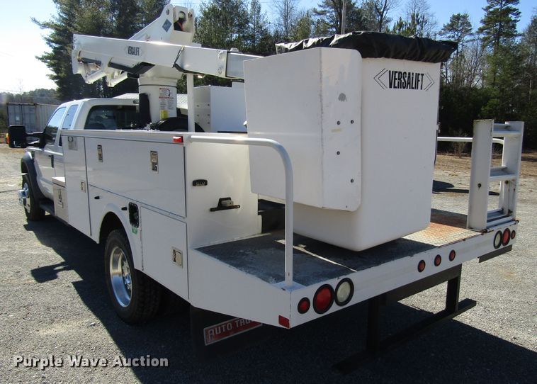 image for item GH9001 2009 Ford F550 Super Duty XLT bucket truck