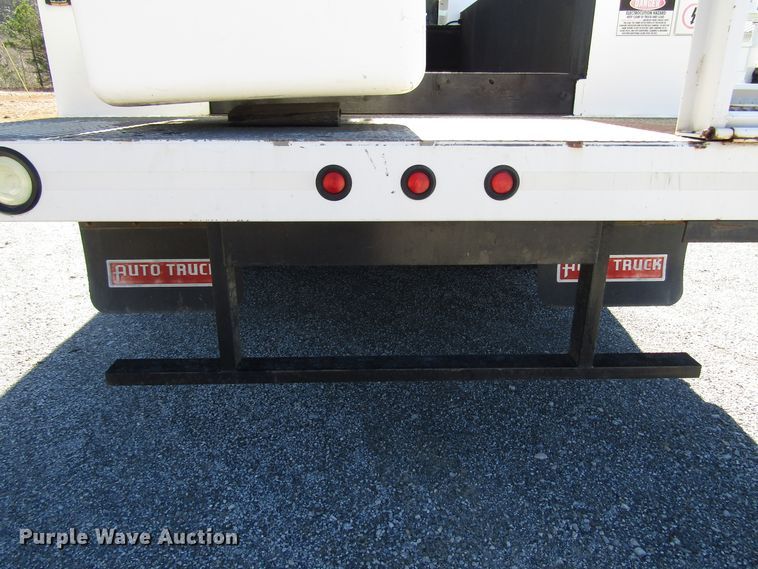 image for item GH9001 2009 Ford F550 Super Duty XLT bucket truck