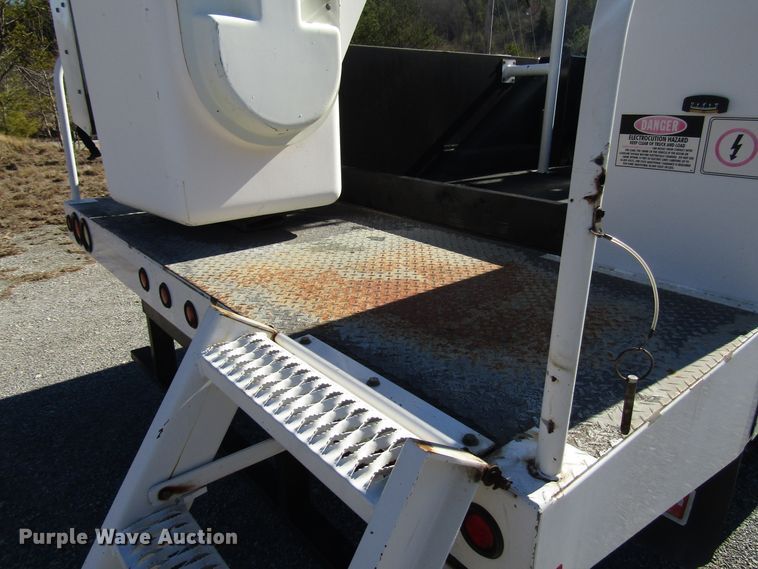 image for item GH9001 2009 Ford F550 Super Duty XLT bucket truck