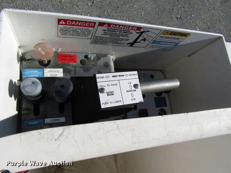 image for item GH9001 2009 Ford F550 Super Duty XLT bucket truck