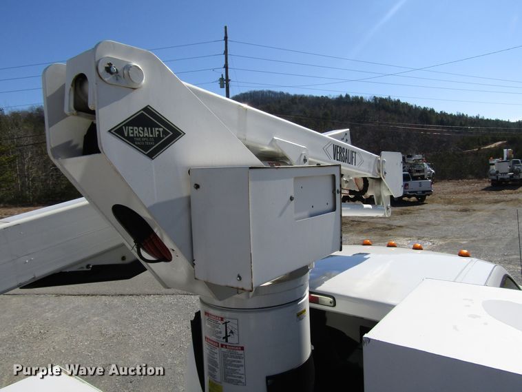 image for item GH9001 2009 Ford F550 Super Duty XLT bucket truck