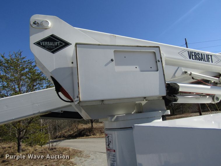 image for item GH9001 2009 Ford F550 Super Duty XLT bucket truck