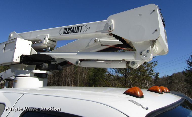image for item GH9001 2009 Ford F550 Super Duty XLT bucket truck