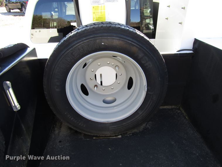 image for item GH9001 2009 Ford F550 Super Duty XLT bucket truck