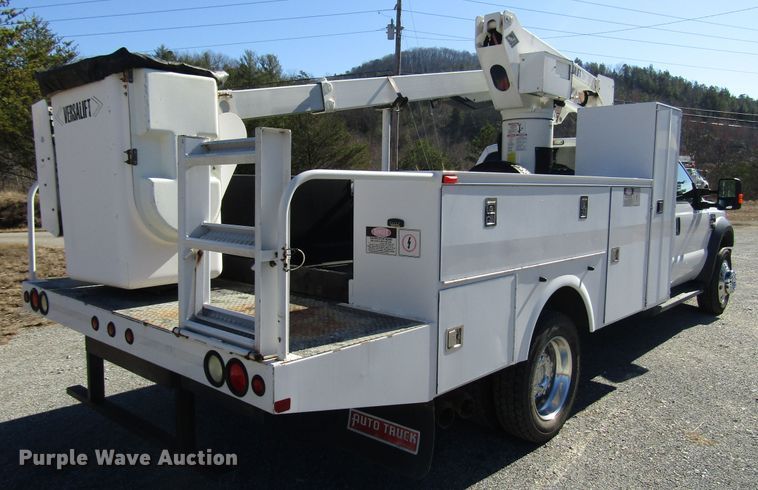 image for item GH9001 2009 Ford F550 Super Duty XLT bucket truck