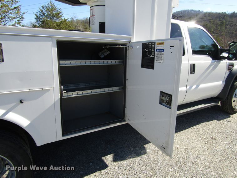 image for item GH9001 2009 Ford F550 Super Duty XLT bucket truck