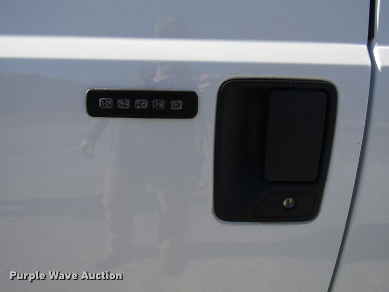 image for item GH9001 2009 Ford F550 Super Duty XLT bucket truck