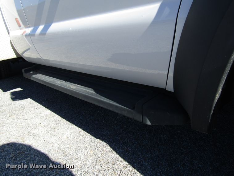 image for item GH9001 2009 Ford F550 Super Duty XLT bucket truck