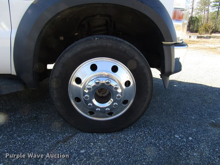 image for item GH9001 2009 Ford F550 Super Duty XLT bucket truck