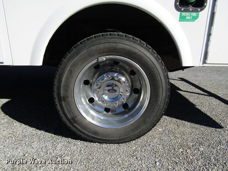 image for item GH9001 2009 Ford F550 Super Duty XLT bucket truck