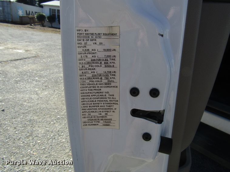 image for item GH9001 2009 Ford F550 Super Duty XLT bucket truck