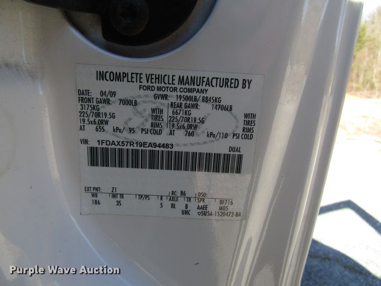 image for item GH9001 2009 Ford F550 Super Duty XLT bucket truck